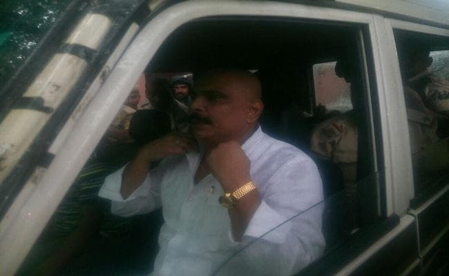 पूर्व सांसद आनंद मोहन सहित 48 कैदियों का पूर्णिया जेल में किया गया स्थानांतरण