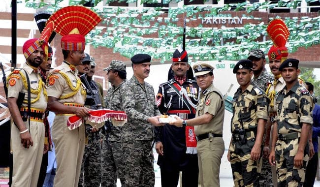 वाघा बॉर्डर पर दिखा अनोखा नजारा,देखें तसवीरों में