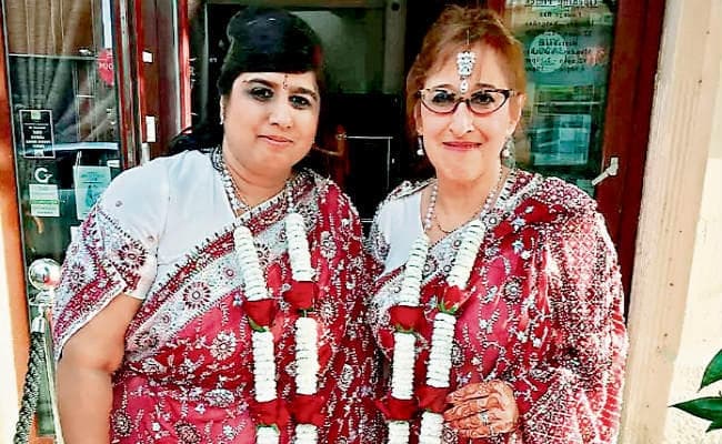 पहली बार हिंदू व यहूदी महिला ने की समलैंगिक शादी