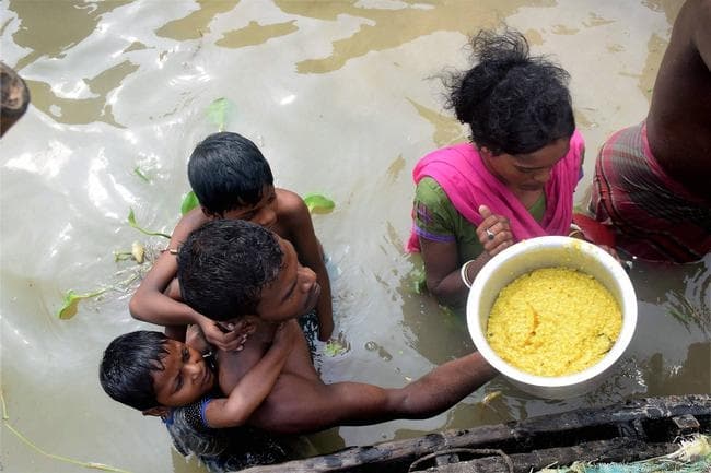 बाढ़ से त्राहिमाम, तस्वीरों में देखें हालात