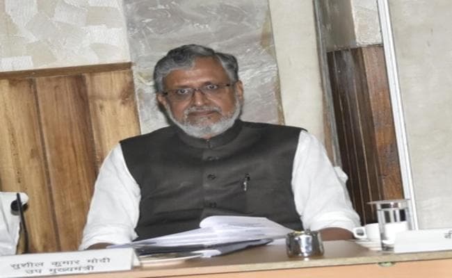 VIDEO : लालू रैली स्थगित करें, बेटे अभी जवान हैं, उन्हें बाढ़ पीड़ितों की मदद के लिए भेजें - सुशील मोदी