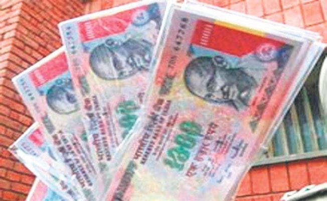 राजारहाट: विधाननगर कमिश्नरेट की टीम ने की छापेमारी, मॉल में बंद दुकान से मिले 4.52 करोड़ के पुराने नोट