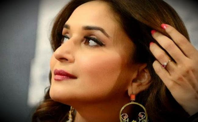 अब मराठी फिल्म बनाएंगी ''धक धक गर्ल'' माधुरी दीक्षित