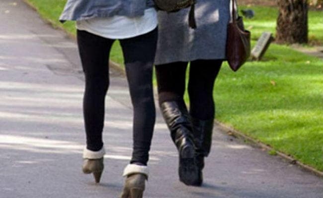 ...जब छात्रा की लेगिंग्स पर प्रिंसिपल ने किया भद्दा कमेंट