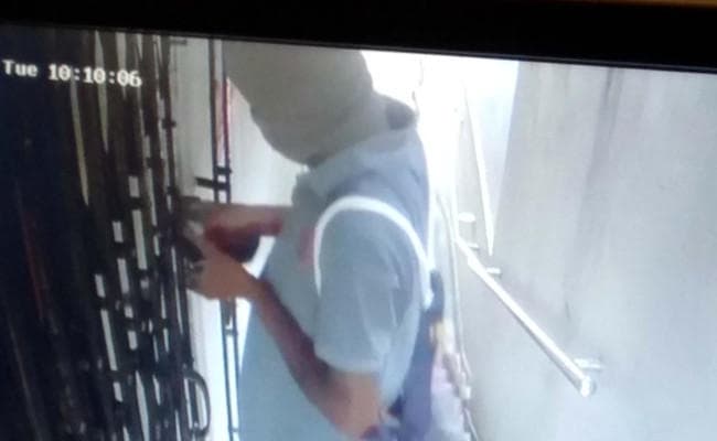 IN PICS : झारखंड में तीन मिनट में बैंक लूटनेवालों को पुलिस ने तीन घंटे में धर दबोचा