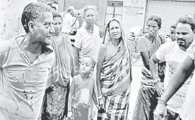 दुष्कर्म का प्रयास करने वाले बुजुर्ग की पिटाई