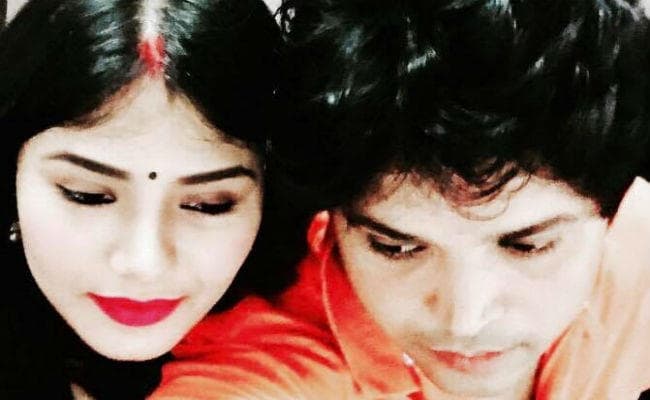 निखिल प्रियदर्शी ने सुरभि से शादी करने की पोस्ट फेसबुक पर डाली