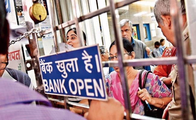 चुनौती बने हुए हैं बिचौलिये