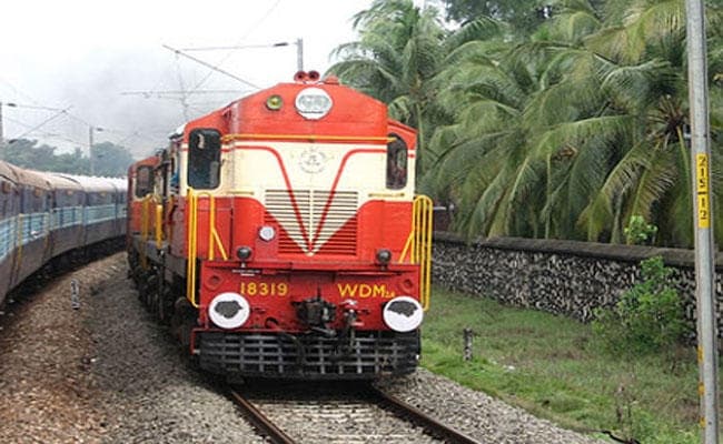 चोर पकड़ने के लिए ट्रेन से कूद गयी छात्रा