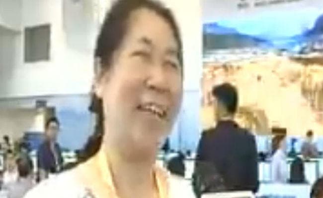 VIDEO ''नूरी'' आज भी है हिट! चीनी रिपोर्टर ने गाया गाना-आजा रे...आजा ओ मेरे दिलबर आजा...