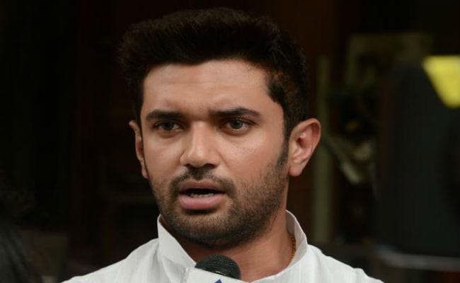 बिहार में एनडीए की सरकार बनने से लालू बेचैन : चिराग पासवान