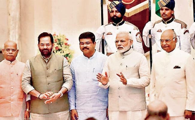 छवि चमकाने की चतुर चाल