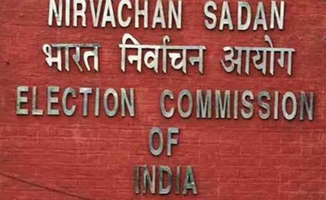 बिहार : अंतिम दौर में पहुंची जदयू पर कब्जे की लड़ाई, चुनाव आयोग को नीतीश गुट ने सौंपा शपथ पत्र