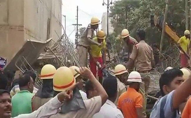 भुवनेश्वर में निर्माणाधीन फ्लाईओवर गिरा, एक की मौत, 11 घायल, दो इंजीनियर निलंबित
