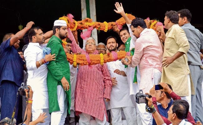 ''''सृजन के दुर्जनों की विसर्जन रैली'''' में बोले लालू, हुआ महाघोटाला, पकड़ रहे हैं पोठिया और सिंघी
