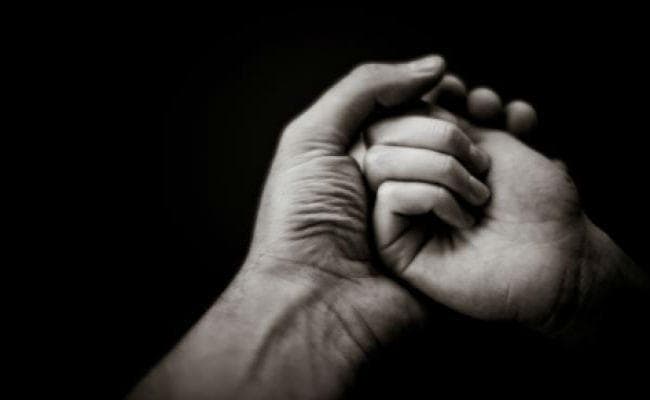 शादीशुदा युवक के साथ लिव-इन में रहने वाली युवती ने आत्महत्या की