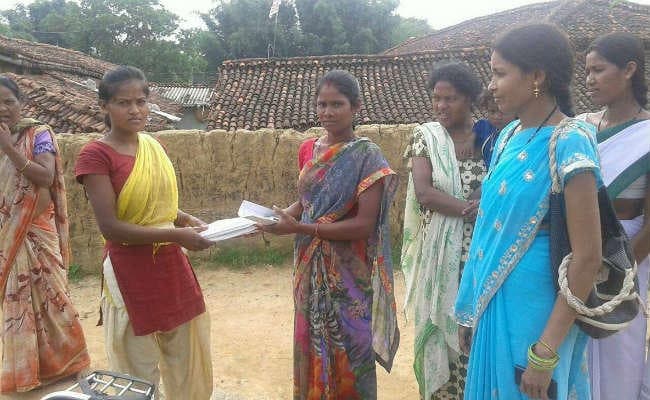 महिलाओं की कंपनी ‘साथी’ ने केले के फाइबर से बनाया ‘सैनेटरी पैड’, झारखंड में मुफ्त हो रहा वितरण