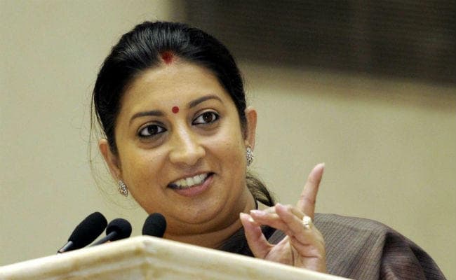 दस दिनों में 10 हजार शौचालयों का निर्माण करेगी स्मृति ईरानी