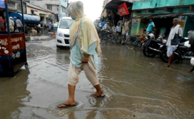 पटना : उमस भरी गर्मी के बीच बारिश की फुहारों से राहत, जानिए दो दिनों तक कैसा रहेगा तापमान पटना : उमस भरी गर्मी के बीच बारिश की फुहारों से राहत, जानिए दो दिनों तक कैसा रहेगा तापमान