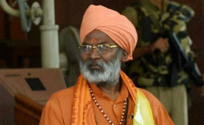 साक्षी महाराज ने ये क्या कह दिया ? पार्क-कार में कपल्स के अश्लील हरकतों से होते हैं बलात्कार