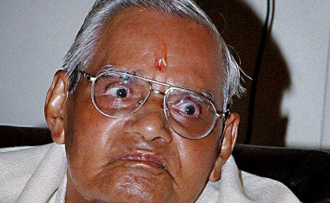 पूर्व PM अटल बिहारी वाजपेयी का नाम मतदाता सूची से काटा