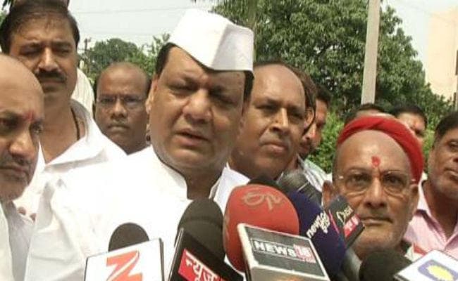 बिहार : कांग्रेस विधायक दल में टूट की आशंका, तीन के बाद पटना पहुंचेंगे विधायक