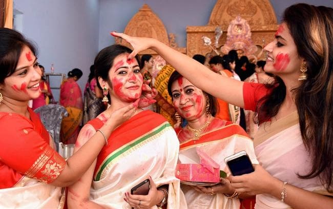 देश भर में ऐसे मना दशहरा, देखें तसवीरें