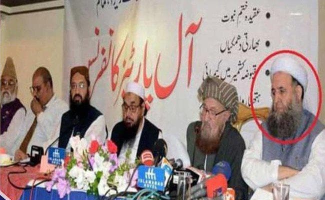 पाकिस्तान का दोहरा चरित्र, हाफिज सईद के साथ इमरान कैबिनेट के मंत्री ने मंच किया साझा