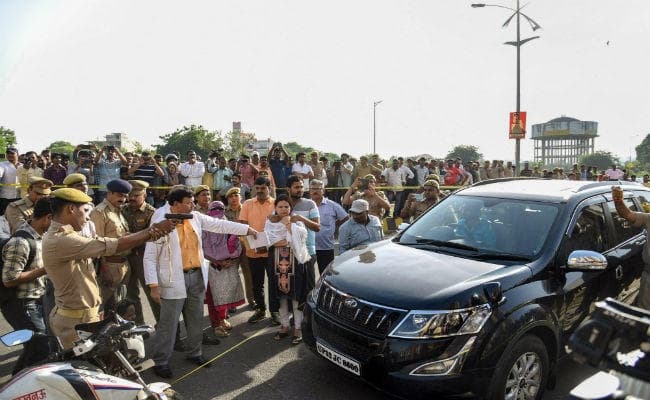 विवेक तिवारी हत्याकांड : एसआईटी ने जांच के लिए घटनास्थल पर ऐक्सीडेंट के सीन को रिक्रिएट किया