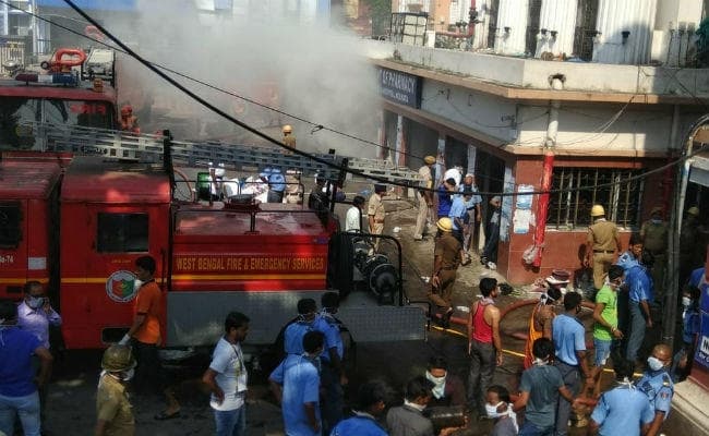 कोलकाता : मेडिकल कॉलेज की फार्मेसी में लगी आग, अफरा-तफरी का माहौल
