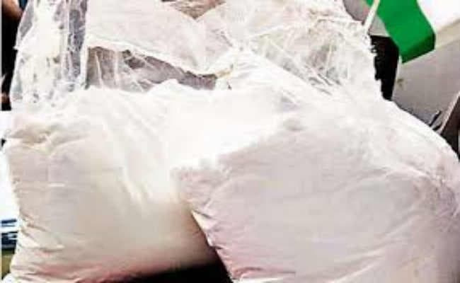 दो किलो हेरोइन व चार लाख रुपये के साथ तीन गिरफ्तार