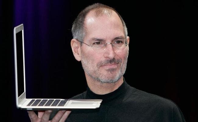 आज का इतिहास : Apple को दुनिया की सबसे बड़ी कंपनी बनाने वाले स्टीव जॉब्स का हुआ था निधन