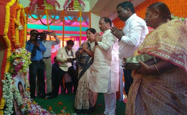 धनबाद में बोले CM रघुवर दास- झामुमो ने झारखंड का बालू मुंबई के ठेकेदारों को बेचा