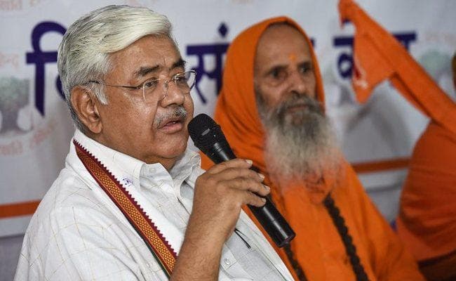 संतों ने सरकार को दी अल्टीमेटम, राम मंदिर निर्माण पर लाये अध्यादेश, राष्ट्रपति को सौंपा ज्ञापन