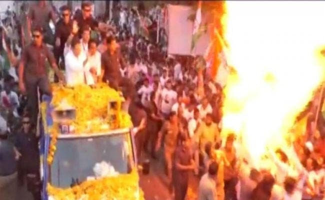 राहुल के रोड शो के दौरान गुब्बारे में आग मामला, SP ने कहा – सुरक्षा में कोई चूक नहीं हुई