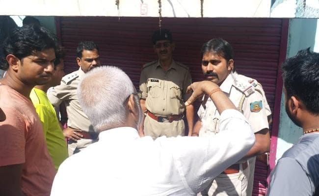 RANCHI : ज्वेलरी लूटकांड की जांच शुरू, हटिया डीएसपी ने शर्मा मार्केट में की पूछताछ