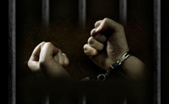 क्लिनिक संचालकों पर केस एक झोलाछाप चिकित्सक को भेजा जेल