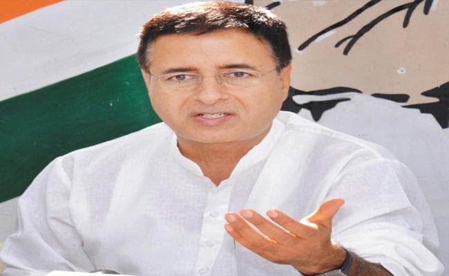 कांग्रेस का रुपये में गिरावट को लेकर पीएम पर हमला, बोली-मोदी जी, अपना पुराना भाषण याद कीजिये