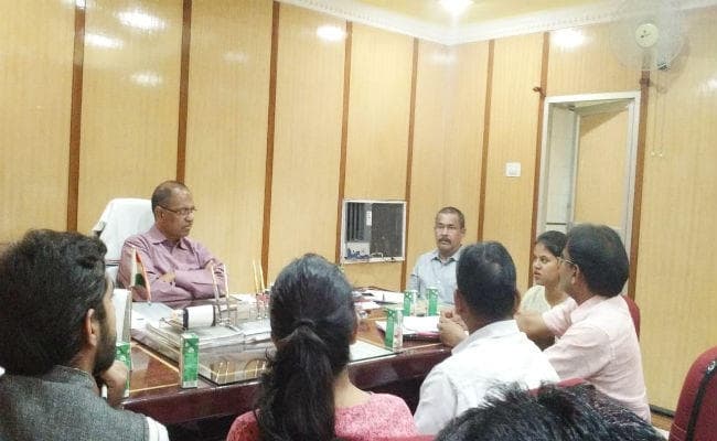 लोहरदगा : डीसी ने की प्रधानमंत्री फसल बीमा योजना को लेकर बैठक, रबी 2018-19 पर दिये कई निर्देश