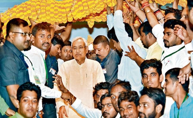 पटना : ...जब नीतीश कुमार ने छात्रों को पढ़ाया राजनीति का पाठ, कहा, प्रशांत किशोर छात्र जदयू की सभाओं में लेंगे भाग