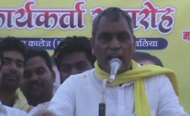 योगी सरकार के कैबिनेट मंत्री राजभर ने कहा - शिवपाल भाजपा के एजेंट