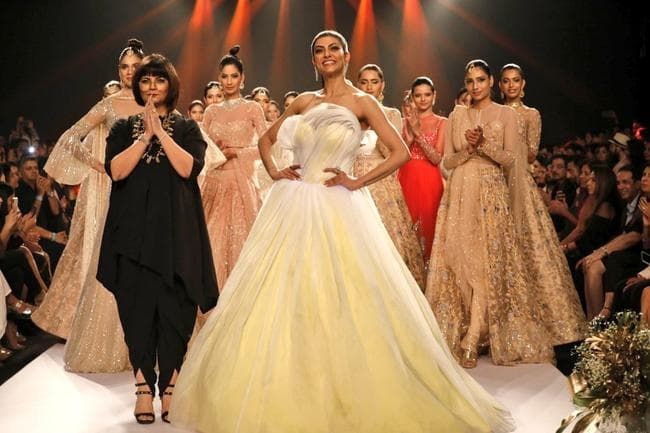 #TimesFashionWeek : सुष्मिता सेन और दिशा पटानी ने कुछ यूं बिखेरा जलवा