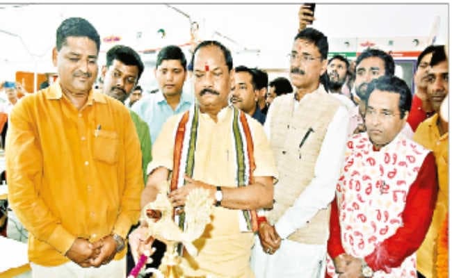 सिलाई प्रशिक्षण केंद्र का उद्घाटन - बोले सीएम, झारखंड के कपड़ों की मांग बढ़ी, बांग्लादेश करेगा