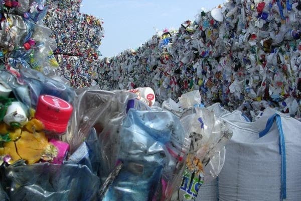 Waste आयात पर चीन ने लगाया प्रतिबंध, जापान में लगा प्लास्टिक कचरे का ढेर