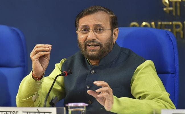 #MeeToo: अकबर के इस्तीफे पर कन्नी काट गये जावड़ेकर, बोले-महिलाओं के साथ हर जगह हो अच्छा व्यवहार