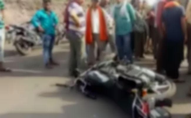 दिल्ली के पंजाबी बाग में फिर दिखा रफ्तार का कहर, बस से भिड़ी बाइक, किशोर की मौत