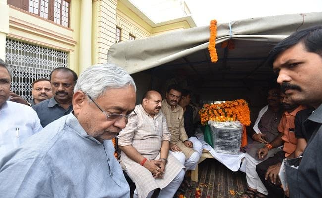 BJP सांसद भोला सिंह का पार्थिव शरीर पहुंचा पटना, रविवार को होगी अंत्येष्टि