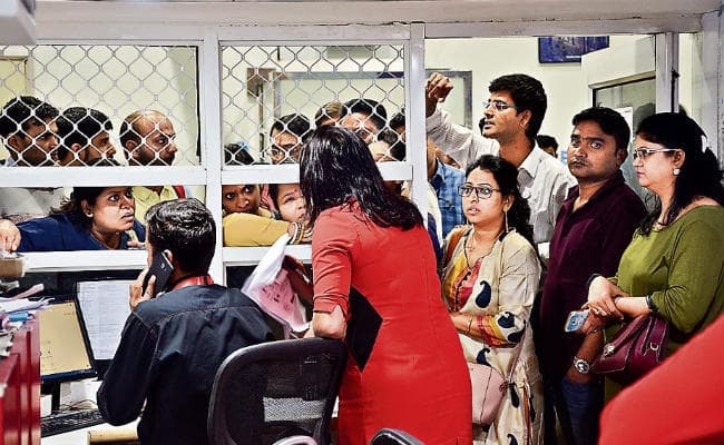 रांची में विमान से टकराया पक्षी, बाल-बाल बचे 200 यात्री, यात्रियों ने किया हंगामा