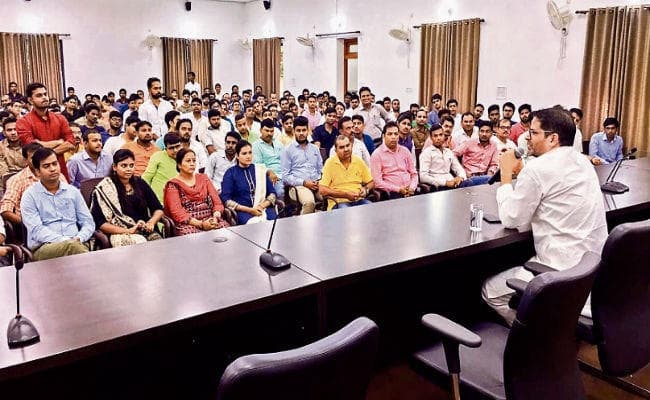 प्रशांत किशोर ने युवाओं से की सीधी बात, कहा, बिहार के बीते कल से हो नीतीश राज की तुलना