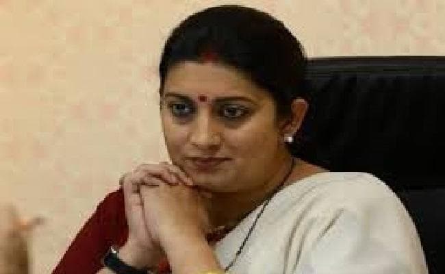 सबरीमाला पर बोलीं स्मृति ईरानी कहा, पूजा का अधिकार है अपवित्र करने का नहीं